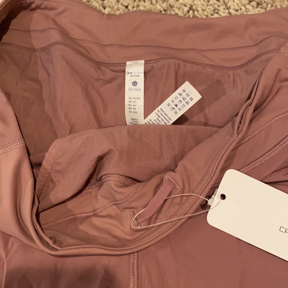 NWT short athletic shorts - Picture 3 of 7